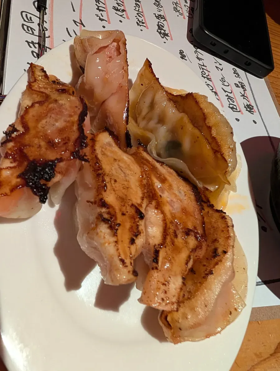 ビールの写真がなかった。紅生姜の餃子