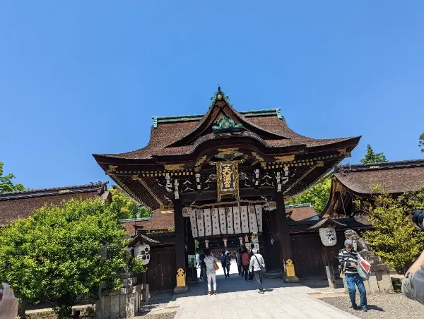 本堂じゃないけど分かりやすいからこっちの写真を載せました。むちゃくちゃ天気良かった