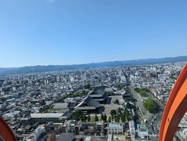京都タワーから北方面。高い建物がないことがわかりやすい